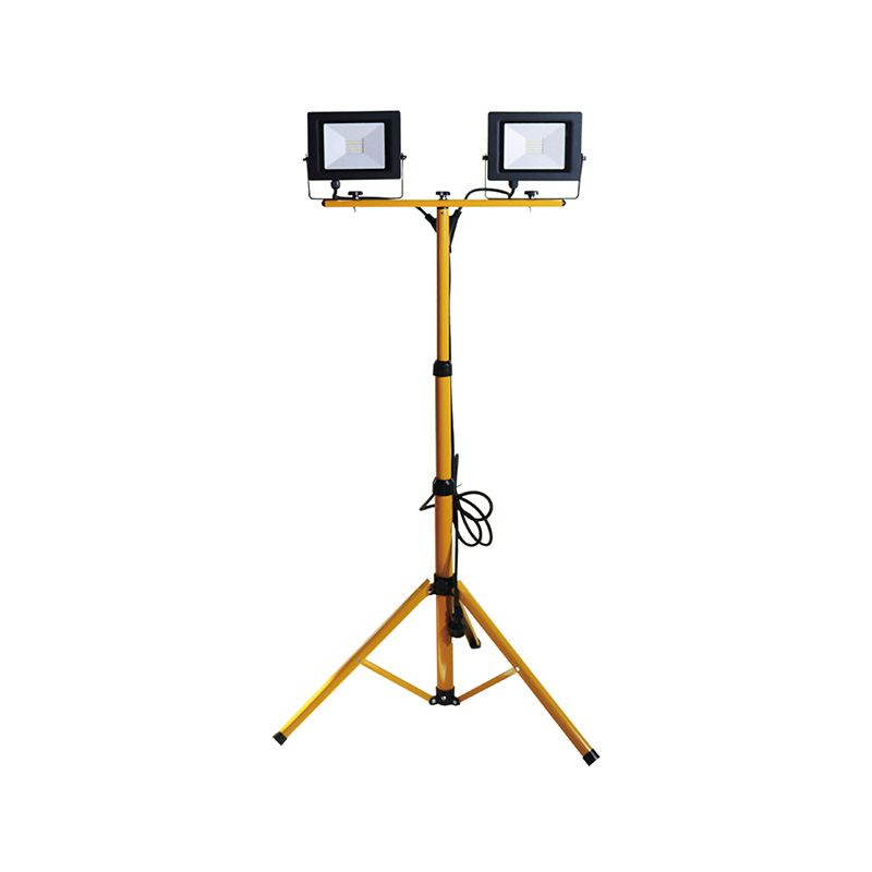 Outdoor LED light Adjustable Height Tripod Stand Light And Multifuncitonal Telescopic bracket light Camping light with wire 1.8-6mm